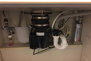 新明和のディスポーザー故障したので交換作業で訪問