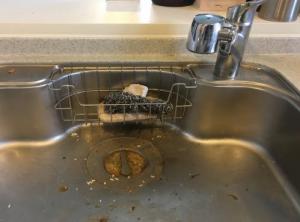 ディスポーザーの蓋が開かない状況(つまり併発)の修理