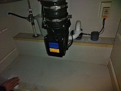 故障したディスポーザーの交換依頼【ホーリーウッド稲毛】