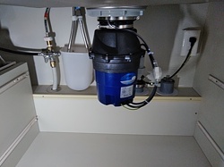 ホーリーウッド稲毛にて新明和工業製ディスポーザーの取り替え