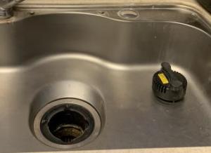 ドレッセ大倉山でディスポーザーの交換