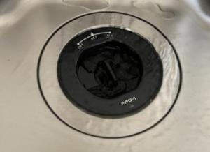 【ブライシス青葉台】ディスポーザーの取替え依頼で訪問