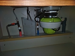 マークフォレスト元住吉にてリクシル製ディスポーザーの交換作業