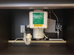 千葉県浦安市のプラウド新浦安マリナテラスにてディスポーザーの取替え作業