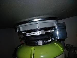 グランシティユーロコート戸塚にて故障したディスポーザーの取替え