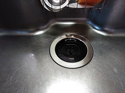 交換後：フロム工業 YS-8100