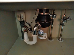 交換前：セキスイ製